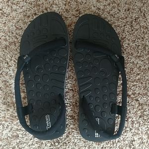 Tretorn sandals/ flip flops.